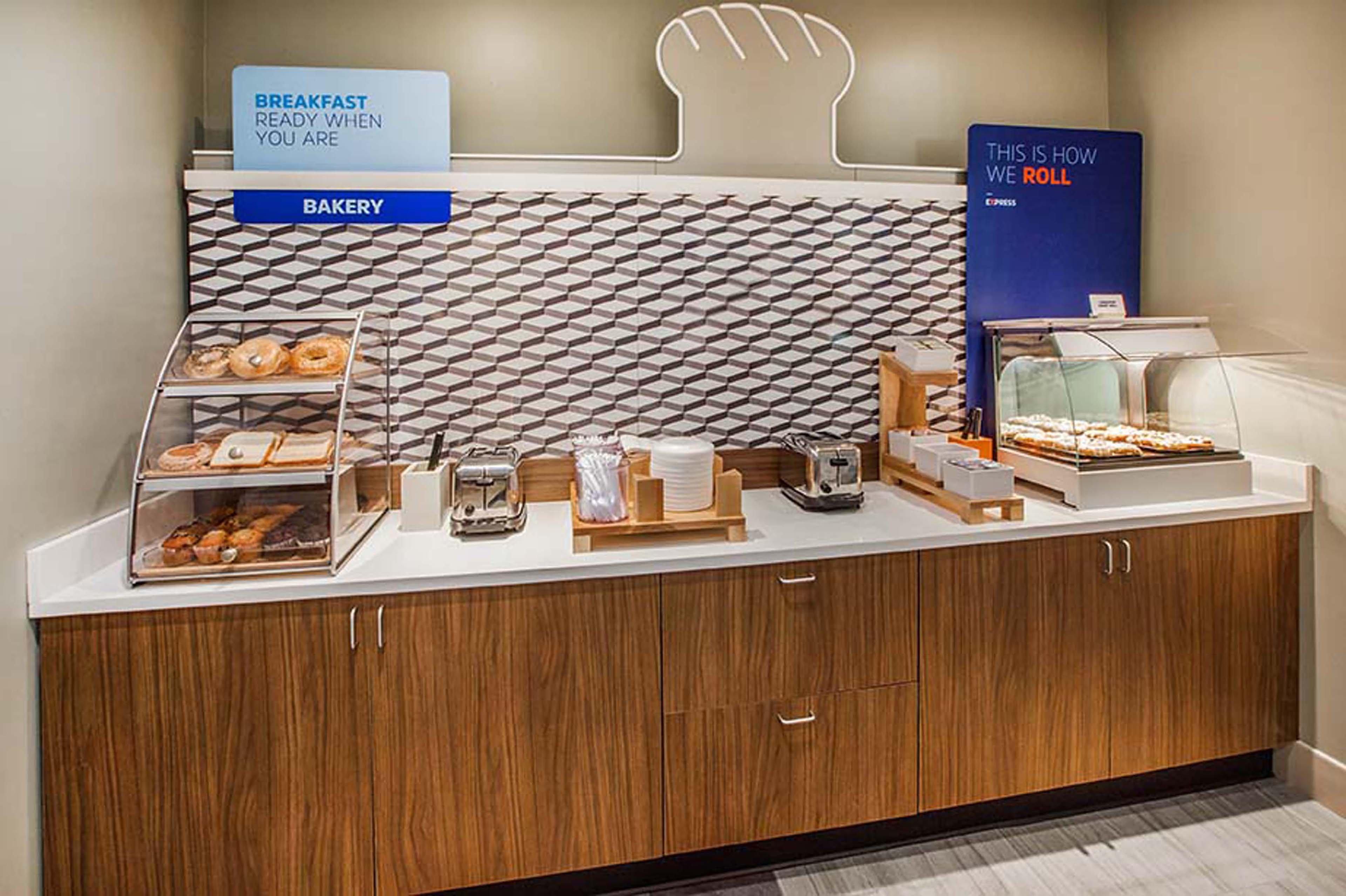 Holiday Inn Express And Suites Klamath クラマス・フォールズ エクステリア 写真