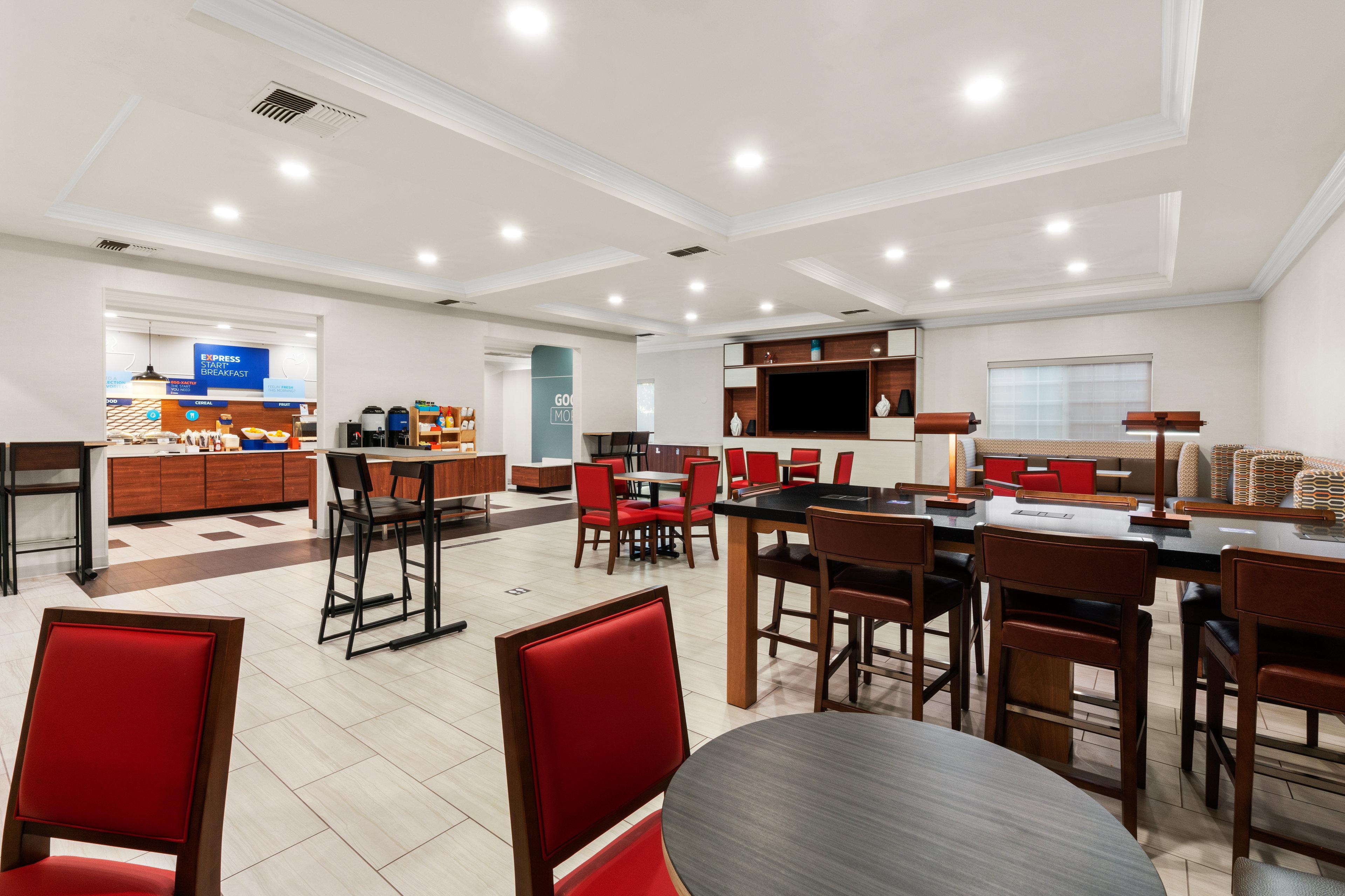 Holiday Inn Express And Suites Klamath クラマス・フォールズ エクステリア 写真