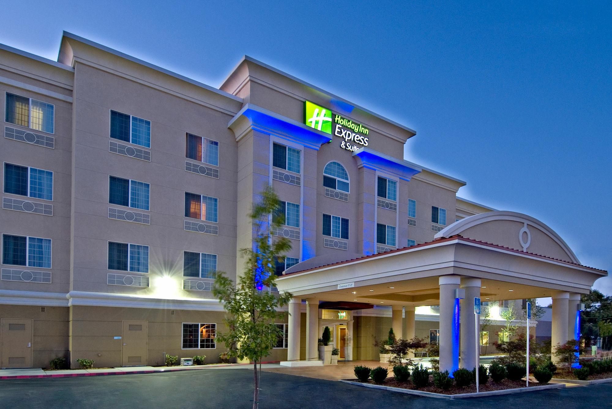 Holiday Inn Express And Suites Klamath クラマス・フォールズ エクステリア 写真